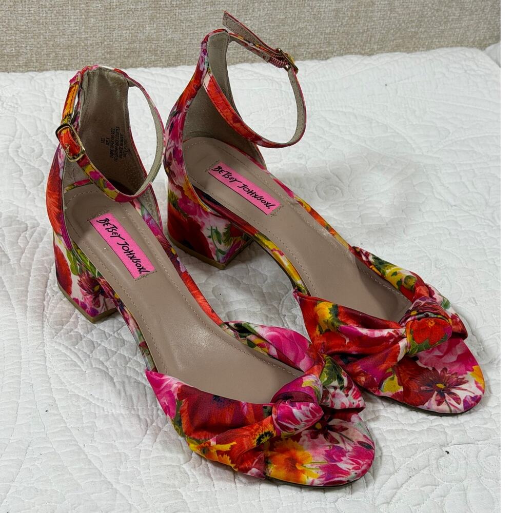Betsey Johnson Womens Pink Red Ivee Floral Print Strap Sandal Dress Heels Spring